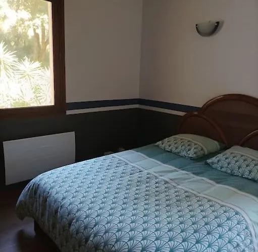 Avec Vue Sur La Montagne