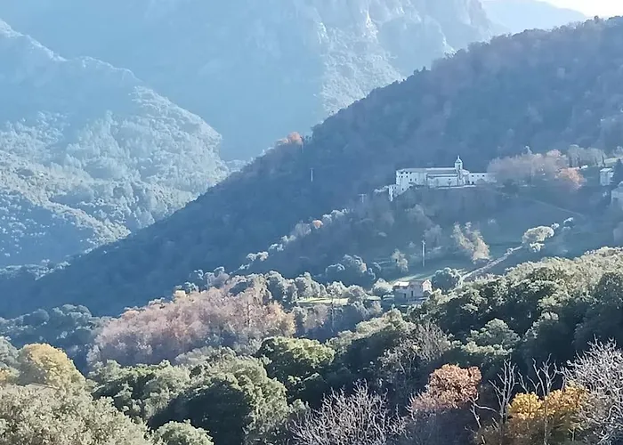 Avec Vue Sur La Montagne דירה Vico