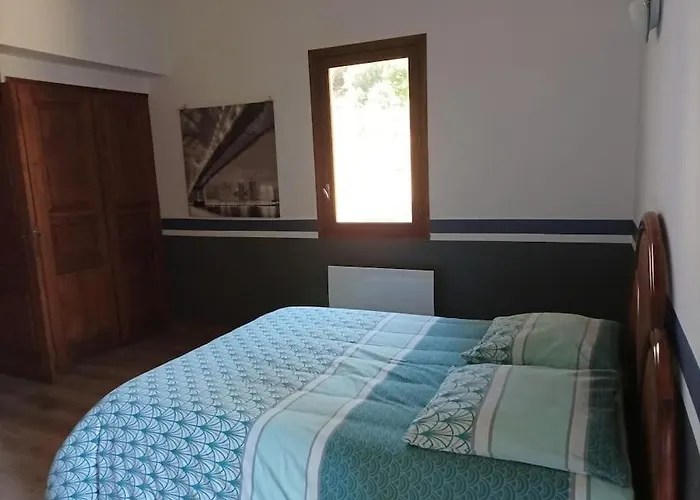 Avec Vue Sur La Montagne דירה